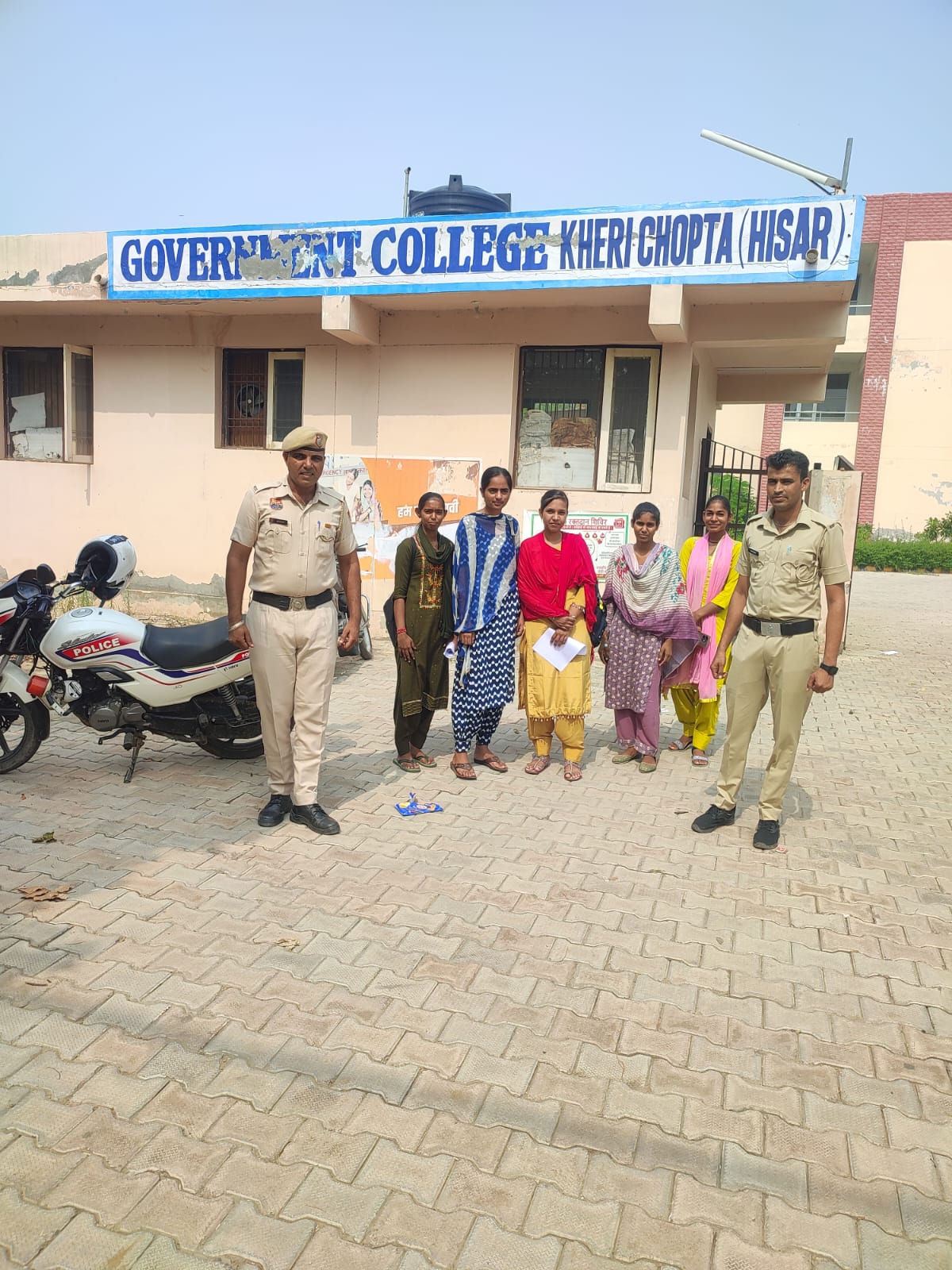 हांसी पुलिस द्वारा महिलाओं की सुरक्षा को लेकर चलाया जा रहा विशेष जागरूकता अभियान जारी
